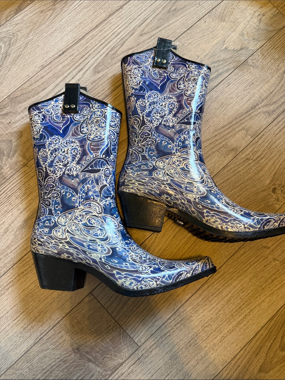 New Corkys nomad western blue paisley Rubber Rain Boots 9